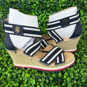 * Tommy Hilfiger Wedge Sandal (YESIA)*